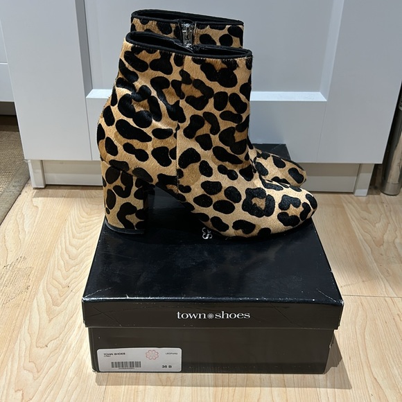 town shoes Leopard Print Ankle Boots in Size 6 - Picture 2 of 6